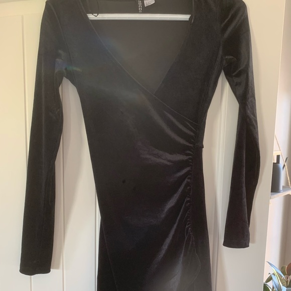H&M velvet material bodycon dress size 0 - Picture 1 of 3